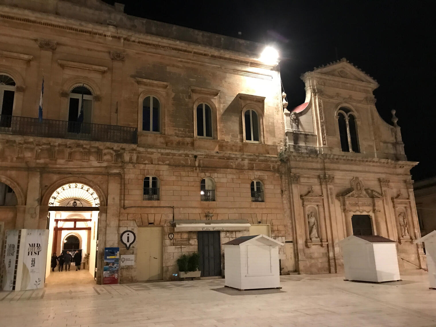 Ostuni - Chiostro di San Francesco